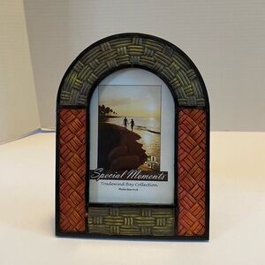 Woven Pattern Photo Frame 4”X6” Table Top Embossed Woven Pattern Red Green Resin